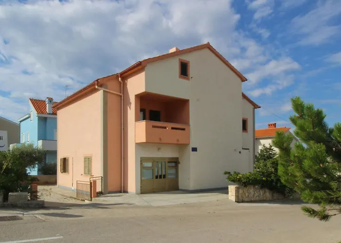 App Stefanija By Interhome アパート プナト